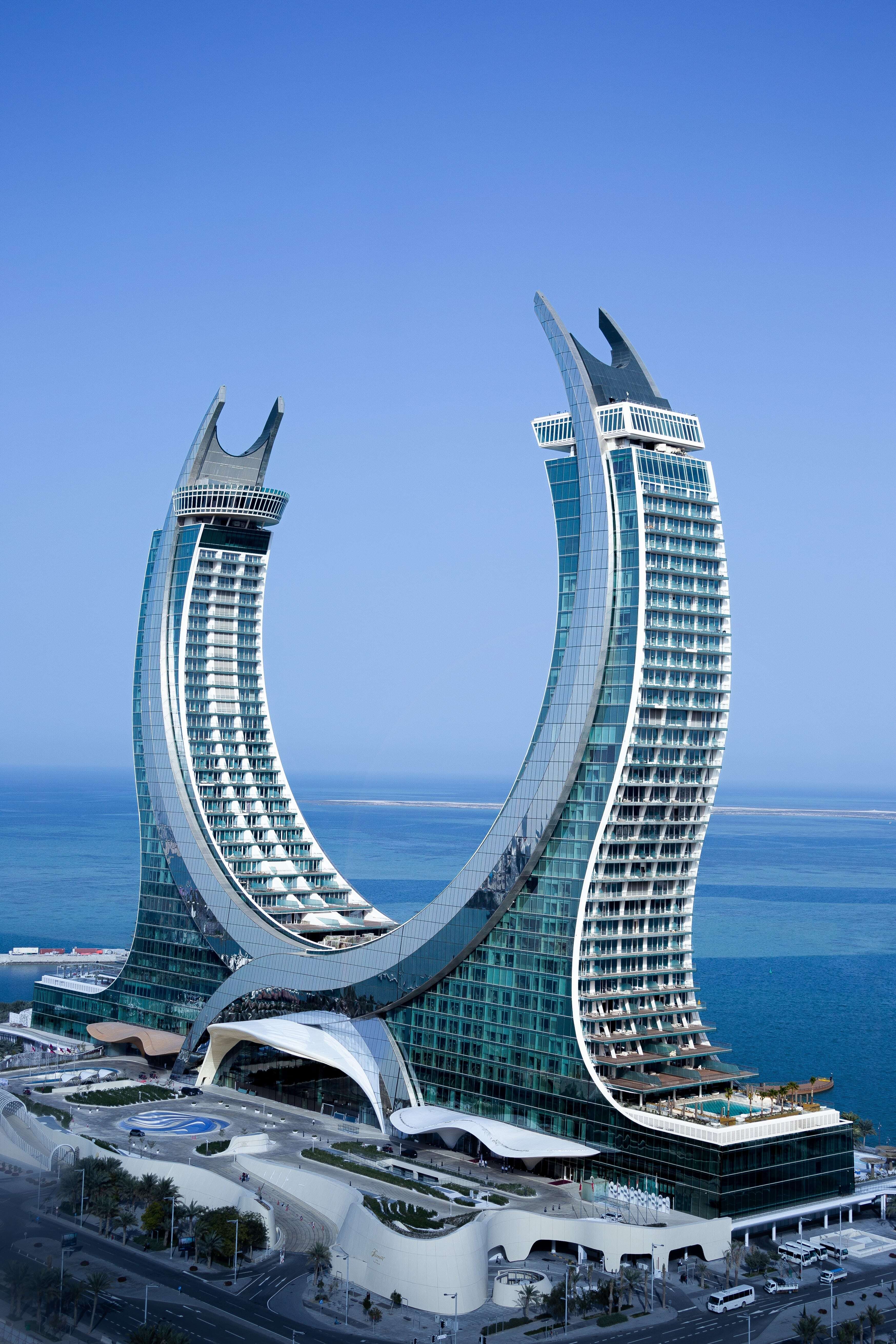 doha hotel shutterstock_2540193477-min